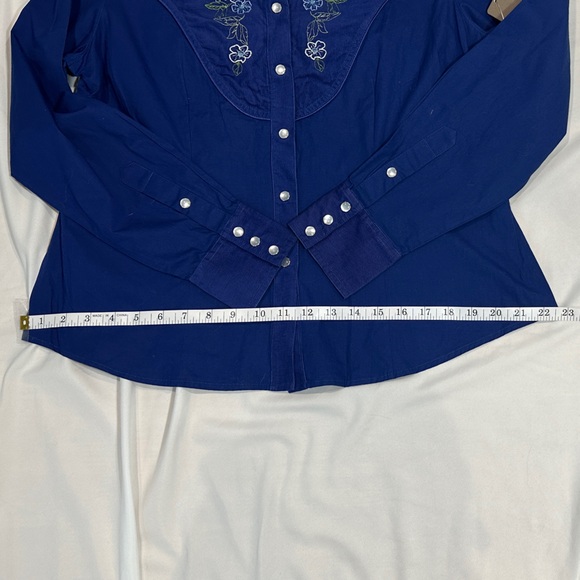 Western Floral Embroidered Country Button-Down Shirt in Blue-  Cowgirl- NWT - Picture 13 of 13